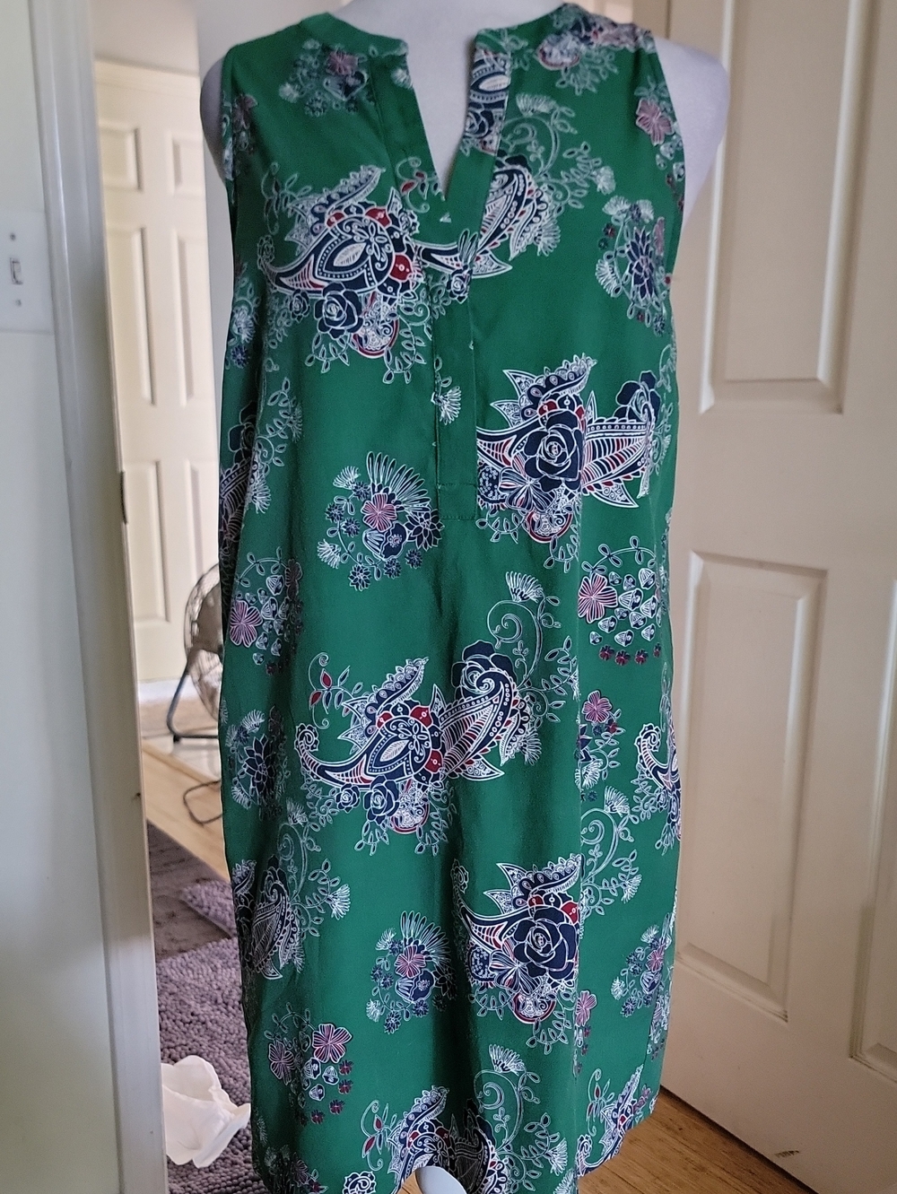 Sleeveless Green Floral Print Shift Dress